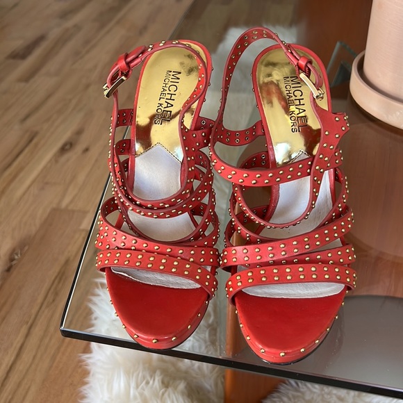 Michael Kors, ST13L, magenta color. - Picture 3 of 5